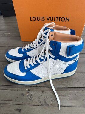 Mens Louis Vuitton RIVOLI Hightop Sneaker Monogram Size 8